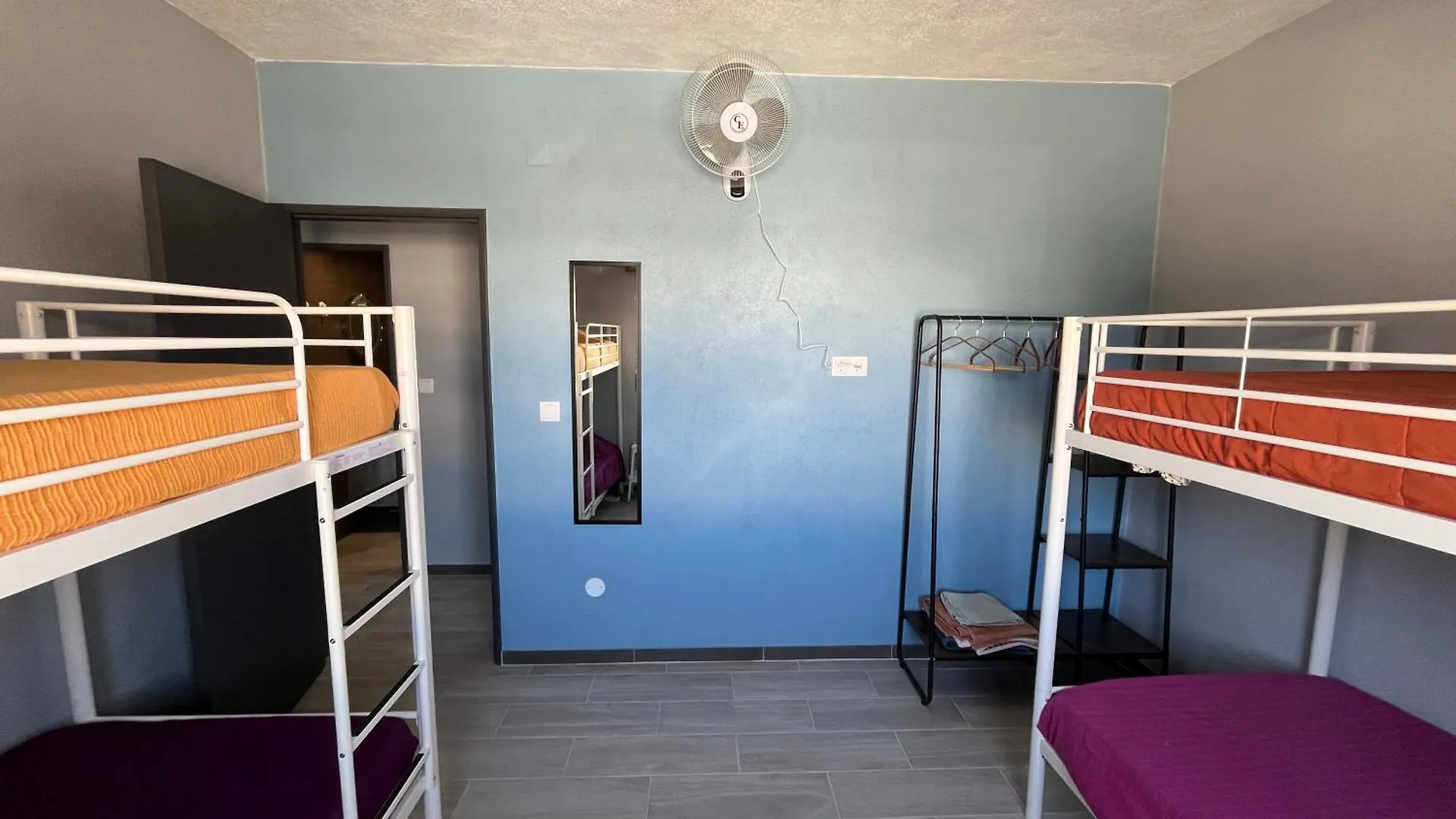Sun House - Apartamento Belas 0*,  Portugal