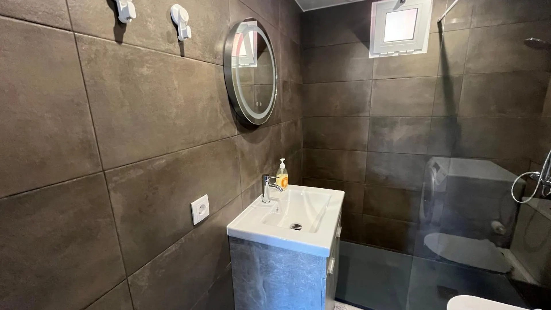 Sun House - Apartamento Belas 0*,